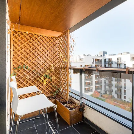 Metro Wierzbno Inviting By Bookinghost *