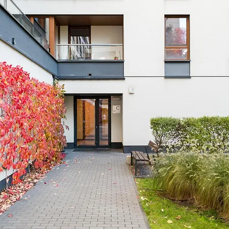 Metro Wierzbno Inviting By Bookinghost *