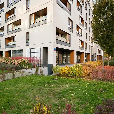 Metro Wierzbno Inviting By Bookinghost