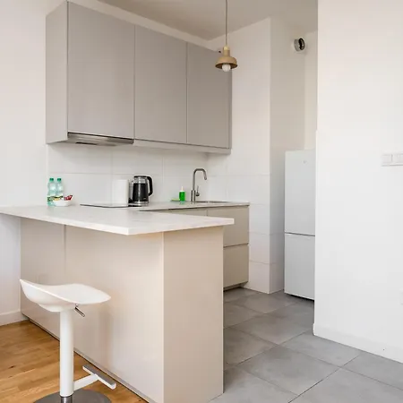 Metro Wierzbno Inviting By Bookinghost