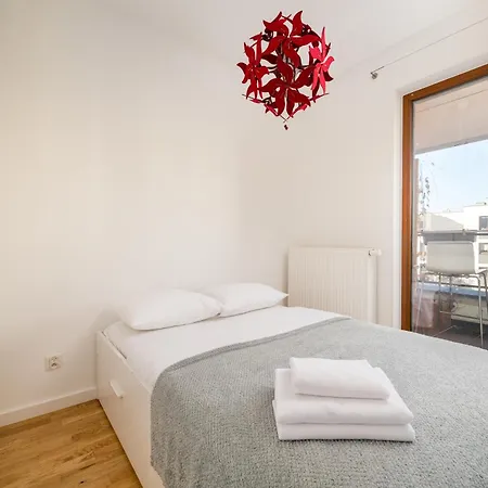 Metro Wierzbno Inviting By Bookinghost