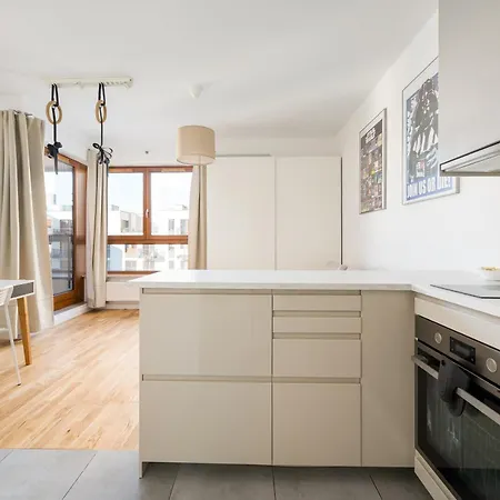 Apartment Metro Wierzbno Inviting By Bookinghost