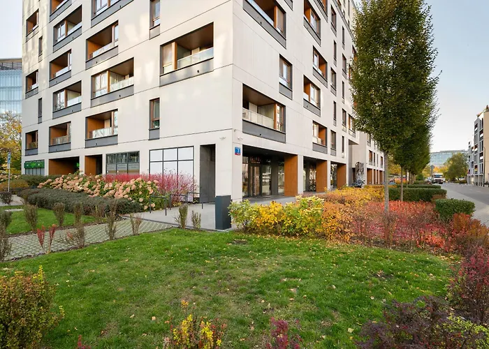 Metro Wierzbno Inviting By Bookinghost