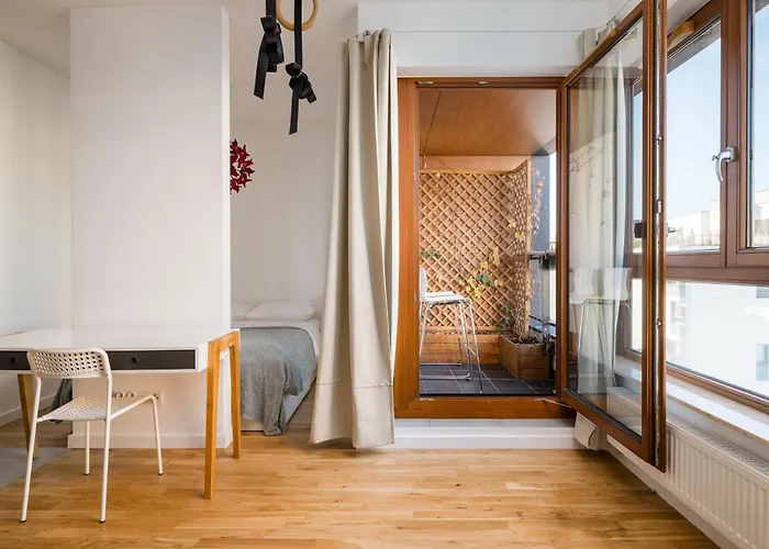 Metro Wierzbno Inviting By Bookinghost