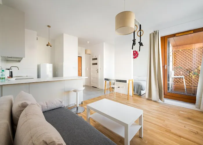 Metro Wierzbno Inviting By Bookinghost *